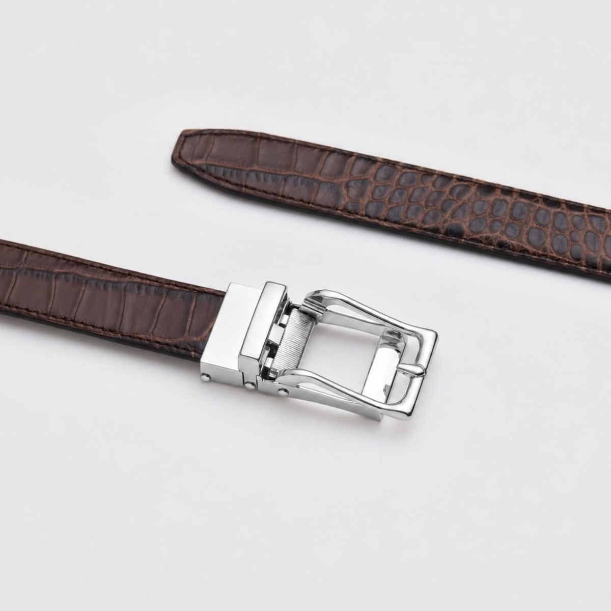 Premium Women's No-Hole Belt in Full-Grain Leather